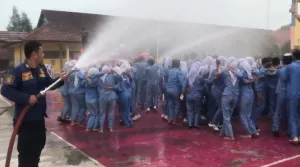 Damkar Kota Bekasi ‘Buka Pintu’ untuk Sekolah Gunakan Mobil Pemadam