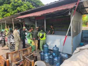 Pembongkaran Bangunan Liar di Margajaya, 2 Posko Ormas Dirobohkan