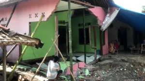 Warga Was-was, Fenomena Tanah Bergerak Nyaris Robohkan 4 Rumah di Cikarang