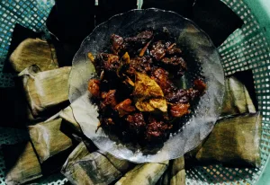 Melestarikan Cita Rasa Tradisi: Pesor dan Semur Daging, Menu Khas Warga Bekasi di Hari Raya