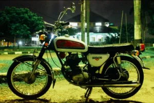 Honda CB100, Legenda Motor Klasik Tetap Eksis hingga Waya Gini