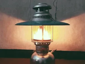 Lampu Petromak, Terang di Tengah Gelapnya Malam Bekasi Tempo Dulu