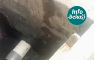 DLH Bekasi Segel Pembuangan Limbah Laundry Diduga Cemari Kali Bekasi