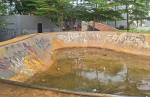 Gedung Creative Center Bekasi Butuh Sentuhan Perawatan