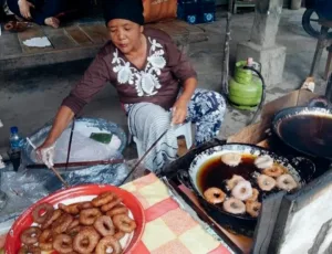 Jalabia: Cincin Manis Warisan Betawi dari Pinggir Jalan Tambelang