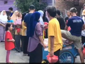 Idul Adha Tanpa Plastik: Wali Kota Bekasi Ajak Warga Pakai Daun Pisang dan Besek Bungkus Daging Kurban