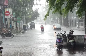 BPBD Imbau Warga Tetap Sigap, Musim Hujan di Kota Bekasi Masih Berlanjut