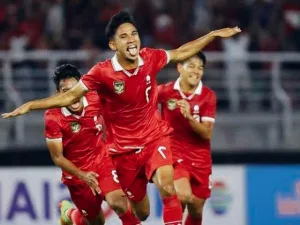 Pelatih Oxford United Atmosfer Sepak Bola Indonesia Tak Tergantikan, Marselino Ferdinan Jadi Sorotan