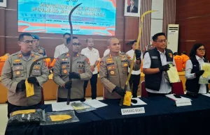 15 Bandit Jalanan di Bekasi Ditangkap, Polisi Sita Senjata Tajam dan Motor Curian