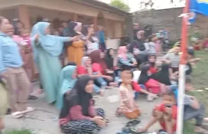 Ini Video Suporter Emak-emak di Lapangan Tarkam Saat Dukung Suami Bertanding Sepak Bola