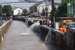 Banjir Melanda Jabodetabek, Tim Tanggap Darurat Turun Gunung