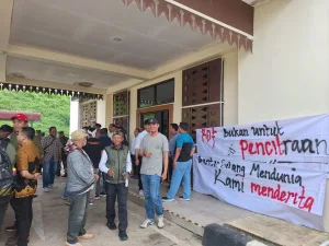 Menagih Janji Pekerjaan, Ratusan Warga Sambangi RDF Plant Bantargebang