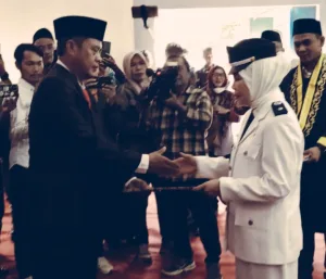 Dari PMD ke Kepala Desa: Ike Rahmawati Pimpin Sumberjaya yang Padat Penduduk