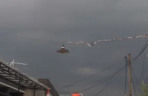 Anomali Cuaca, Langit Bekasi Mendung Siang Ini