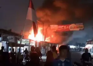 2 Ruko dan 1 Rumah di Kampung Gabus Ludes Terbakar, Penyebab Belum Diketahui