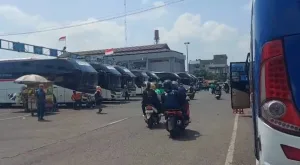 Jelang Libur Maulid Nabi, Sopir Bus di Terminal Bekasi Berharap Bayak Penumpang