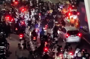 Cegah Balap Liar, Pemkot Bekasi Pasang Pita Penggaduh di Jalan Ahmad Yani