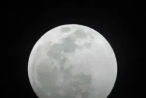 Malam Ini, Warga Bekasi Bisa Saksikan Fenomena Supermoon Terang Benderang