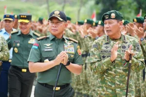 Panglima TNI Jenderal Agus Subiyanto Tinjau Kesiapan Tempur Yontaipur Kostrad di Cikarang