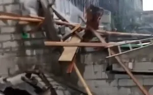 Angin Kencang dan Hujan Deras Rusak Rumah di Bintara Bekasi Barat, Warga Mengungsi