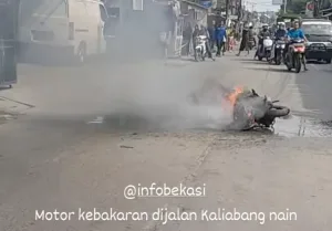 Motor Terbakar di Jalan Kaliabang Nain, Penyebab Belum Diketahui