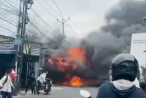 Kebakaran Toko Kelontong di Tarumajaya, Satu Orang Terluka 