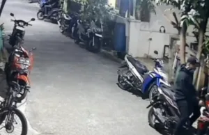 Motor Jemaah Salat Isya Digasak Maling, Polisi Olah TKP
