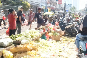 Macet Pasar Tumpah di Jalan Juanda, Satpol PP: Para Pedagang Masih Nakal Langgar Aturan