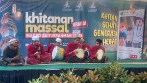 Kepedulian Sosial, Mesjid Baiturrahman Gelar Khitanan Massal untuk Keluarga Miskin