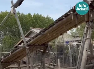 Jembatan Bambu di Kampung Pantai Beting, Potret Kehidupan Nelayan Pesisir