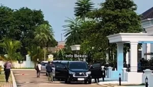 KPK Geledah Rumah Bupati Bekasi dan Ayahnya, Sita Mobil Land Cruiser dan Dokumen
