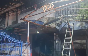 Rumah Dua Lantai dan Satu Unit Mobil Terbakar di Kelurahan Jakasampurna Bekasi Barat