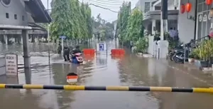 Kali Cakung Meluap, Perumahan Jatibening Permai Tergenang Setinggi 50 Cm
