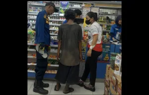 Damkar Evakuasi ODGJ: Beli Sendal Dulu, Baru Naik Mobil Damkar Ke RSUD