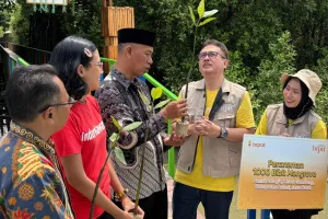 Peduli Abrasi, BTPN Syariah Tanam Seribu Mangrove di Muara Gembong