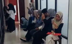 Layanan e-KTP di Tambun Selatan Ramai Disambangi Santri dan Anak Sekolah