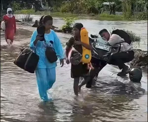 Luapan Kali Ciherang Banjiri Kampung Penombo Muaragembong