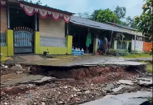 Longsor di Komplek Kodam Desa Serang, 4 Rumah Rusak dan Jalan Tak Dapat Dilintasi