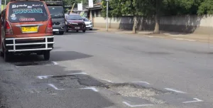 Musim Hujan Hambat Perbaikan Jalan Rusak di Kota Bekasi