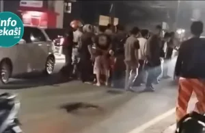 Jalan Berlubang di Bekasi Bikin Was-Was, Banyak Pengendara Tergelincir
