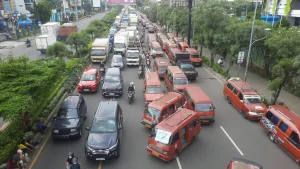Potret Deretan Angkot Saat Demo di Jantung Kota Bekasi