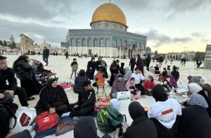 BAZNAS RI Salurkan 2.310 Porsi Hidangan Berbuka dari Warga Indonesia untuk Palestina