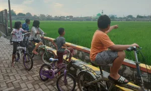 Geng Sepeda Penakluk Senja di Tambun Selatan
