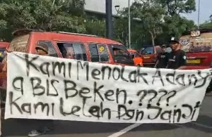 Jeritan Sopir Angkot di Tengah Peluncuran Trans Beken: Kami Mau Makan Apa?