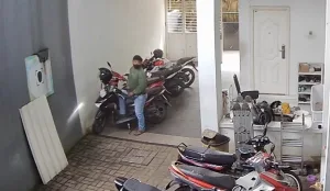 Motor Teknisi AC di Ciketing Digondol Maling, Ini Ciri-Ciri Pelaku