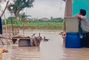 Musibah Banjir Tidak Ada di Kalender, Warga Kampung Pasir Emas Pasrah Menanti Air Surut