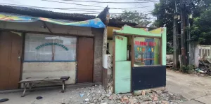 Proyek Fly Over Bulak Kapal Bakal Berjalan, Warung Makan Dibongkar
