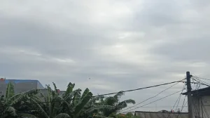 Bawa Payung, BMKG: Cuaca Bekasi Hari Ini Berpotensi Hujan