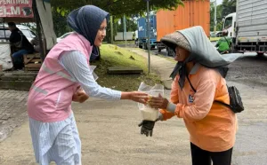 Ramadan Berkah, PLN UP3 Cikarang Salurkan Ratusan Paket untuk Pejuang Nafkah
