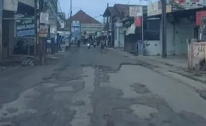 Pemkab Bekasi Gelontorkan Rp1,1 T Perbaikan Jalan Rusak dan Berlubang